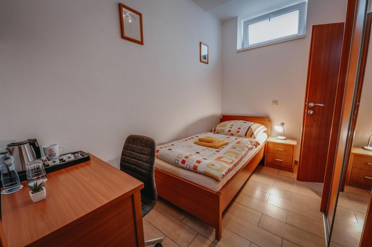 City Penzion Hotel Kosice Exterior photo